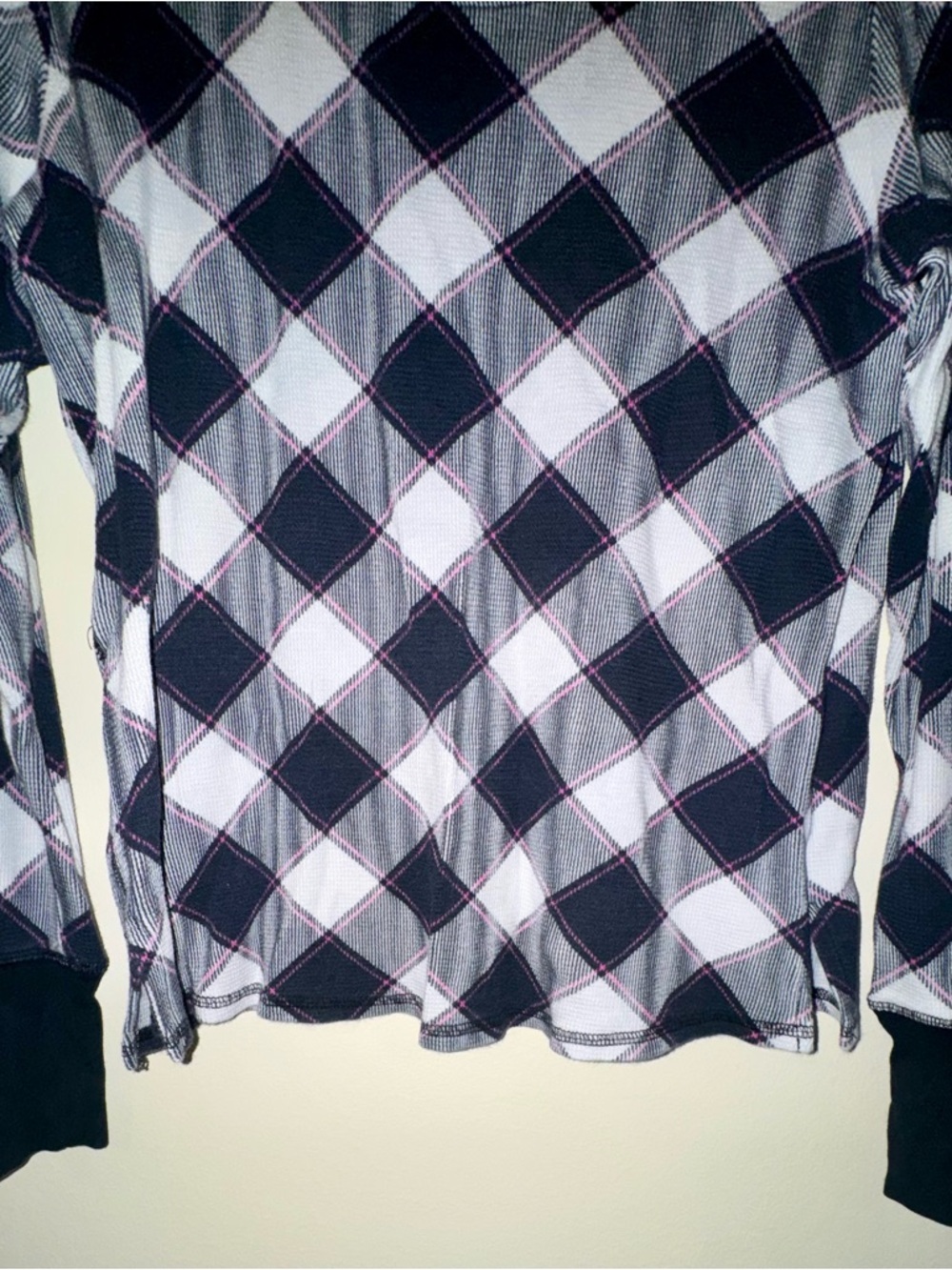 Victoria's Secret Black/White Plaid Long-Sleeve Pajama Set - Picture 3 of 16